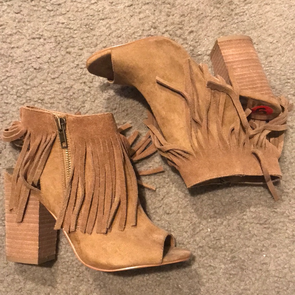 Size 6 Women’s shoes